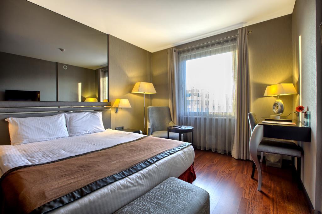 Niza Park Hotel 4*